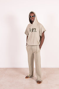 Straight jogger with side pockets and front seam