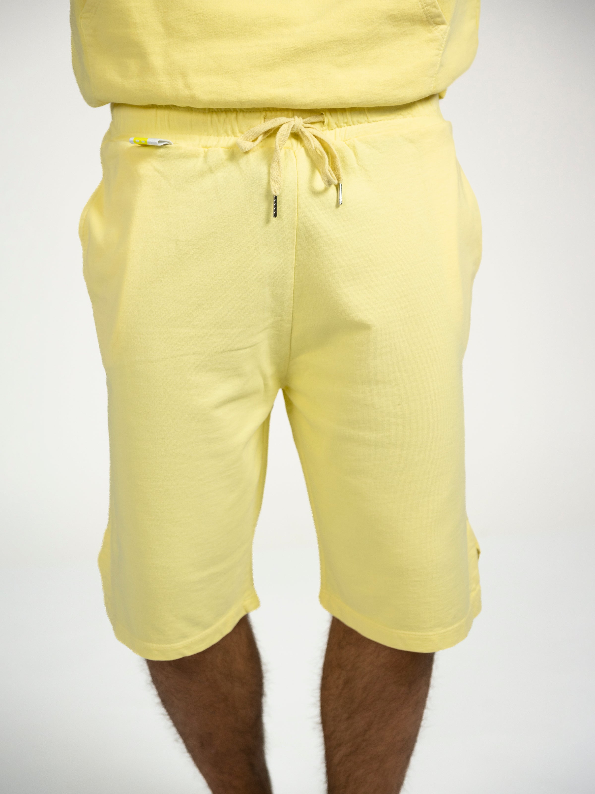 Men's Bermuda shorts with side pockets